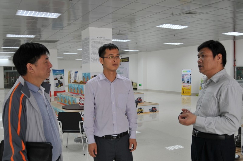 广西医疗器械行业协会领导考察凭祥保税区